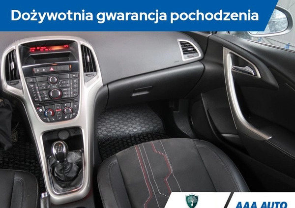 Opel Astra cena 21000 przebieg: 262941, rok produkcji 2011 z Brzozów małe 154